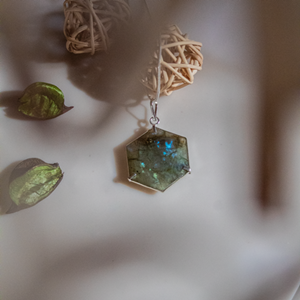 lobrodorite Pendants product